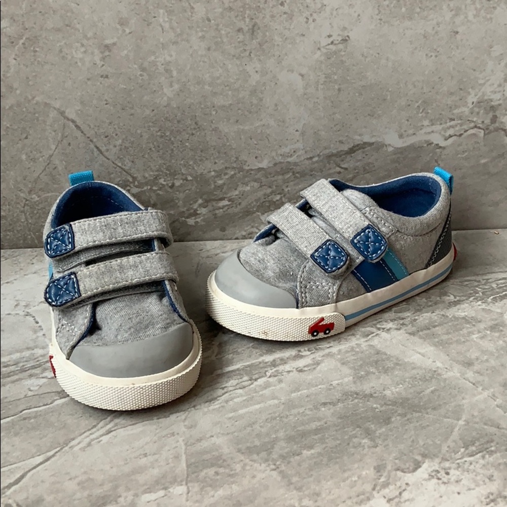 Toddler velcro sneakers